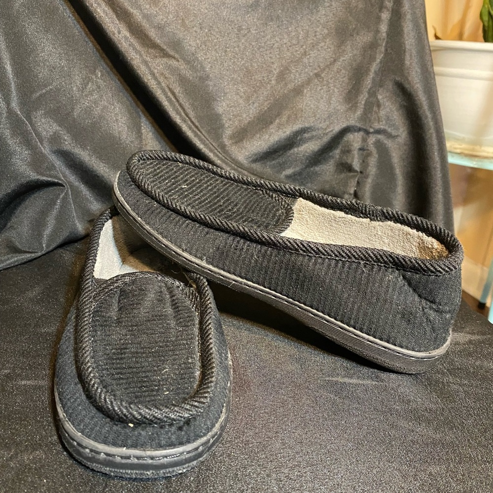 Gold Toe Women's Black Corduroy Loafers